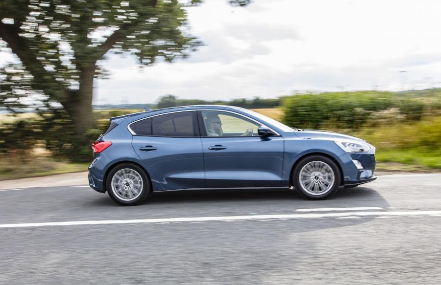  Ford Focus Titanium 2018 года  (UK) (фото 10 из 18)